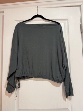 Athleta Gray Off Shoulder Top XL Relaxed Fit Drawstring Hem Long Sleeve
